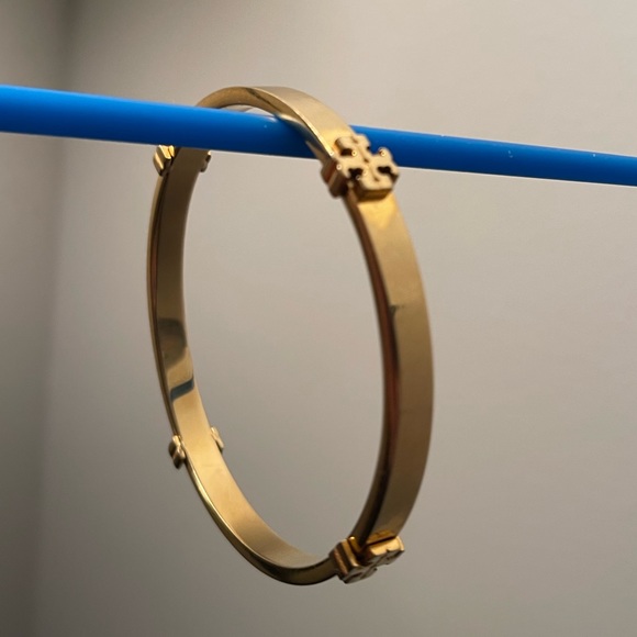 🌟Valentines Day Sale🌟Tory Burch Gold Logo Station Bangle - Picture 5 of 7